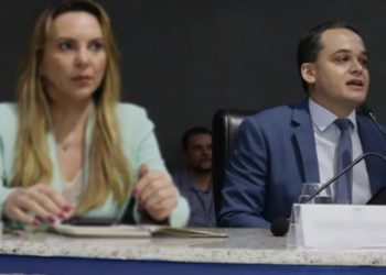Prefeito de Vitória presta contas e anuncia investimentos de R$ 2,2 bilhões em audiência na Câmara