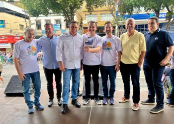 Pazolini marca presença em desfile cívico pelos 104 anos da “Princesinha do Norte”