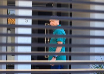 Moraes torna condenação definitiva e Bolsonaro já pode cumprir pena